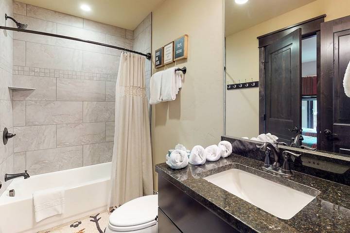 Vacation rental for 10 people, with balcony and hot tub in Keystone