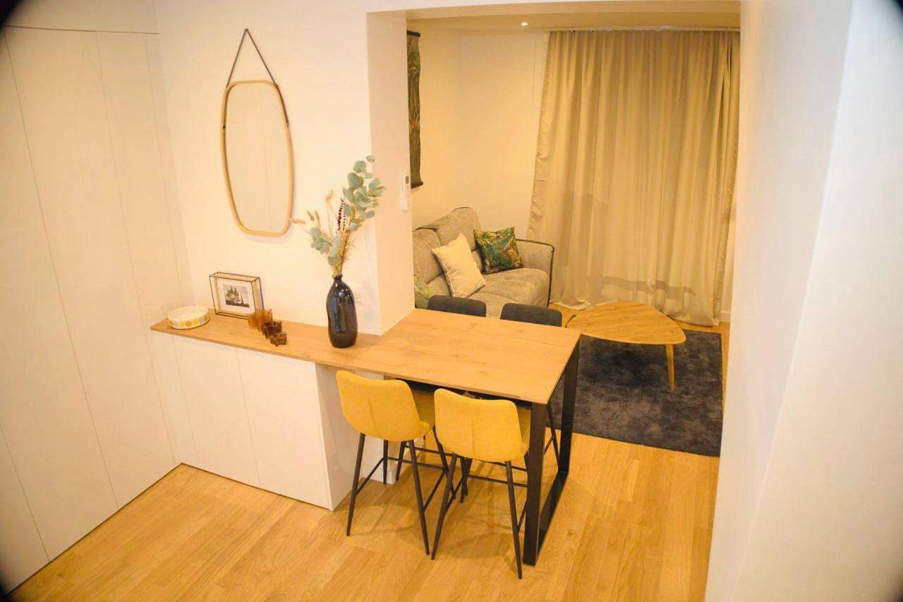 Appartement entier, One-Bedroom Apartment in Les Lilas, Seine-Saint-Denis