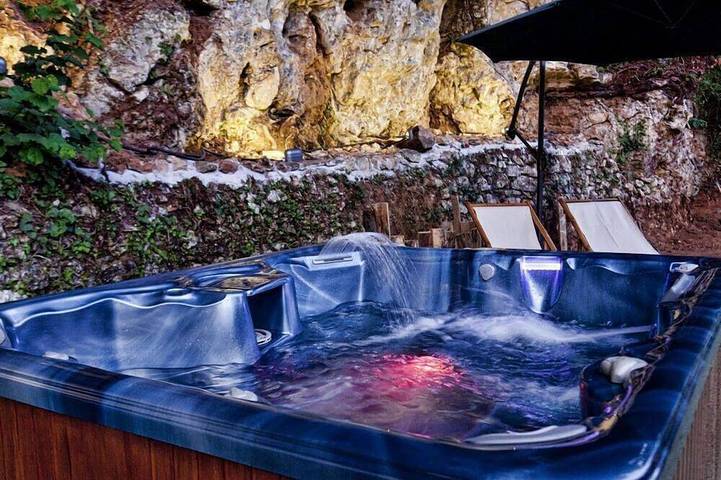 Ferienhaus für 6 Personen, mit Balkon und Garten sowie Whirlpool - 1