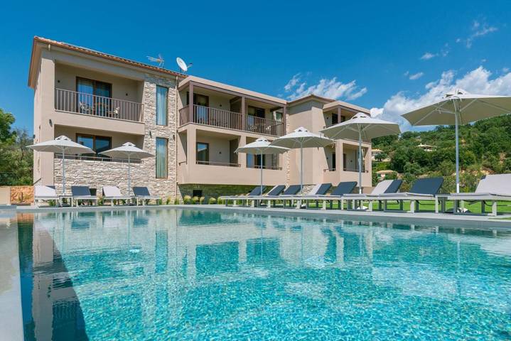 Appart’hôtel pour 2 personnes, avec jardin ainsi que vue et piscine