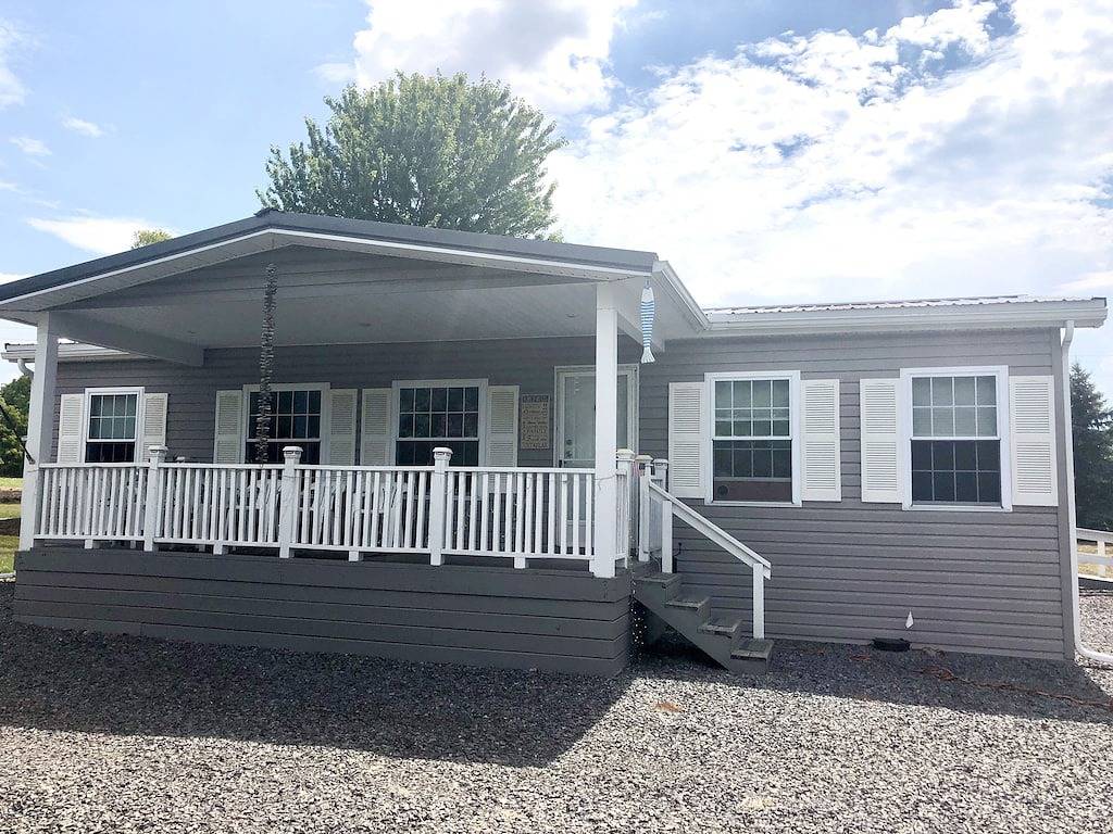 Finger Lakes Cottage in Seneca Lake