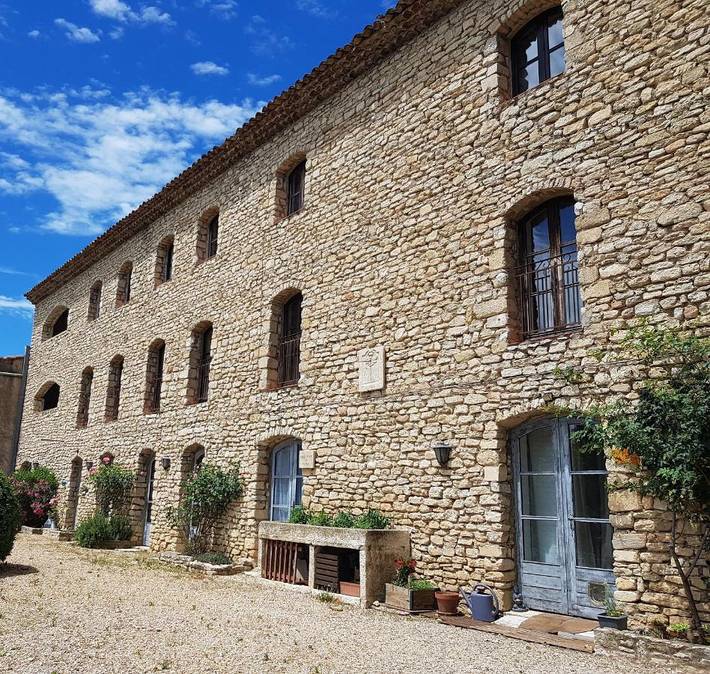 Gîte pour 2 personnes, avec jardin et piscine ainsi que terrasse et vue à Viens - 2
