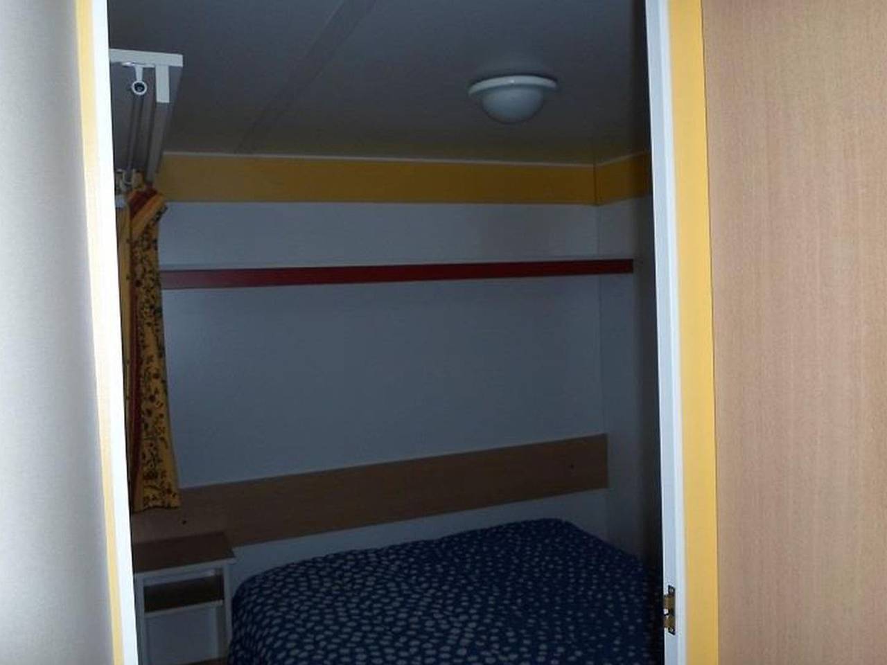 Mobile Home for 4 with Terrace - Fully Equipped Kitchen in La Chapelle-devant-Bruyères, Saint-Dié-des-Vosges