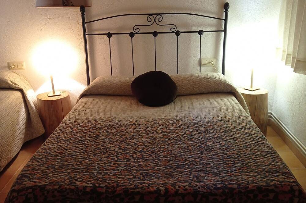 Casa rural ideal para retiros, grupos familiares, de amigos, en plena naturaleza in Arbucias, Parque natural del Montseny