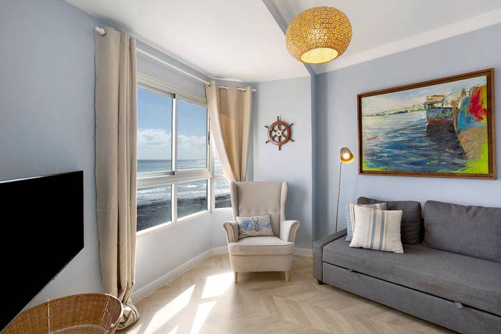 Hel lejlighed, Vacation Apartment 'Ocean Side Arinaga' with Sea View and Wi-Fi in Arinaga, Agüimes