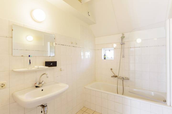 Gîte pour 4 personnes, avec Terrasse ainsi que Jardin et Piscine aux Pays-Bas