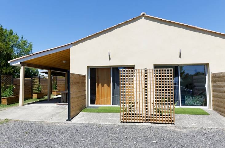 Chambre d’hôte pour 4 personnes, avec jardin ainsi que jacuzzi et terrasse