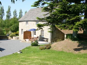 Gîte pour 4 personnes, avec jardin dans Clitourps