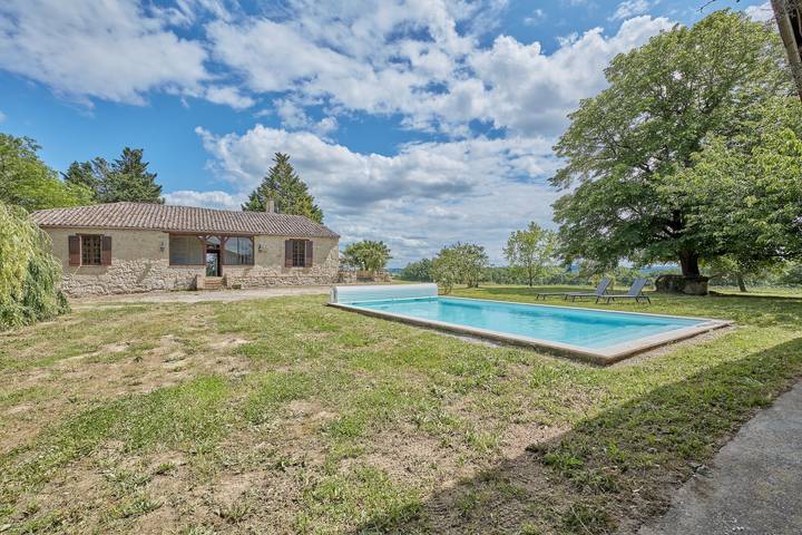 Location de vacances pour 11 personnes, avec Terrasse ainsi que Jardin et Piscine à Tombebœuf