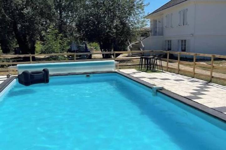 Location de vacances pour 6 personnes, avec piscine dans La Chapelle-Montlinard