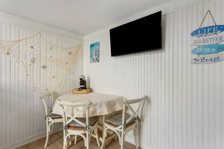 Hel enrumslägenhet, Studio 'Le Coquillage  Duplex' with Shared Garden, Wi-Fi and Air Conditioning in Le Muy, Medelhavskusten (Frankrike)