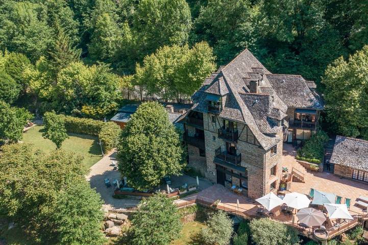 Hôtel pour 4 personnes, avec vue ainsi que piscine et jardin, animaux acceptés