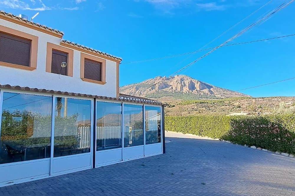 Casa rural 'Casa Pedro' con terraza privada, jardín privado y Wi-Fi in Vélez-Rubio, Provincia de Almería