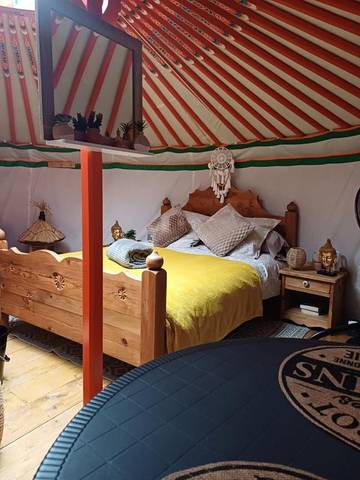 Tente pour 4 personnes, avec jardin dans le Jura