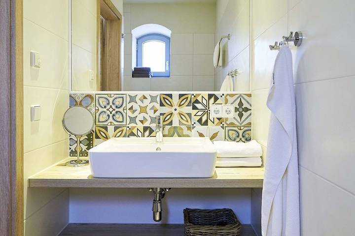 Ganze Wohnung, Tenne mit 36 m²  für 2+1 kleinere Pers., 1 Doppelzimmer mit Hochbett 180x80 cm in Görzig, Rietz-Neuendorf