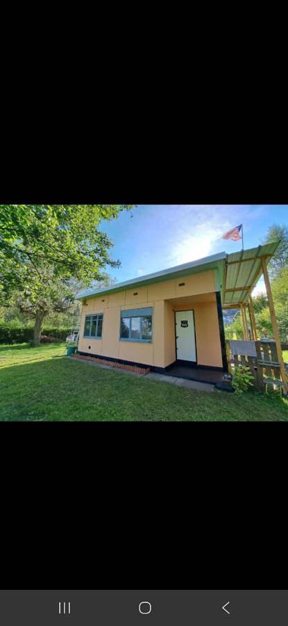 Location de vacances pour 3 personnes, avec Terrasse et Jardin ainsi que Vue sur le lac et Vue à Mareuil-Caubert