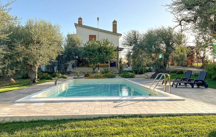 Location de vacances pour 9 personnes, avec piscine et jardin, animaux acceptés dans Basilicate - 2