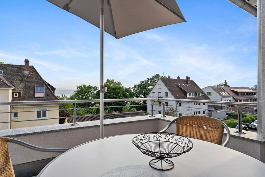 Ganze Wohnung, Sonnige Penthousewohnung - ruhig und mit Seeblick in Friedrichshafen, Region Bodensee-Oberschwaben