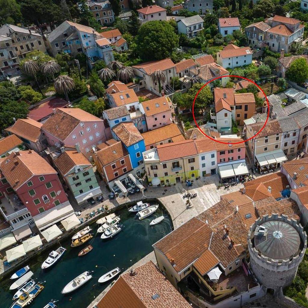 Ganze Wohnung, 1-Zimmer-Ferienwohnung mit Terrasse Veli Losinj, Losinj A-24542-a in Veli Losinj, Lošinj (Kvarner Bucht)