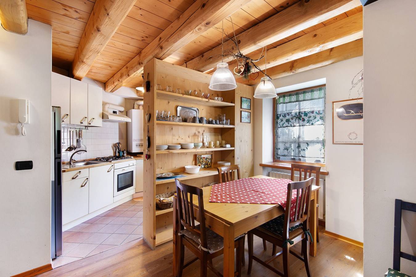 Ganze Wohnung, Ferienwohnung 'Villa Cleila Verde B' mit Bergblick, Gemeinschaftsgarten und Balkon in San Vito di Cadore, Dolomiti Superski