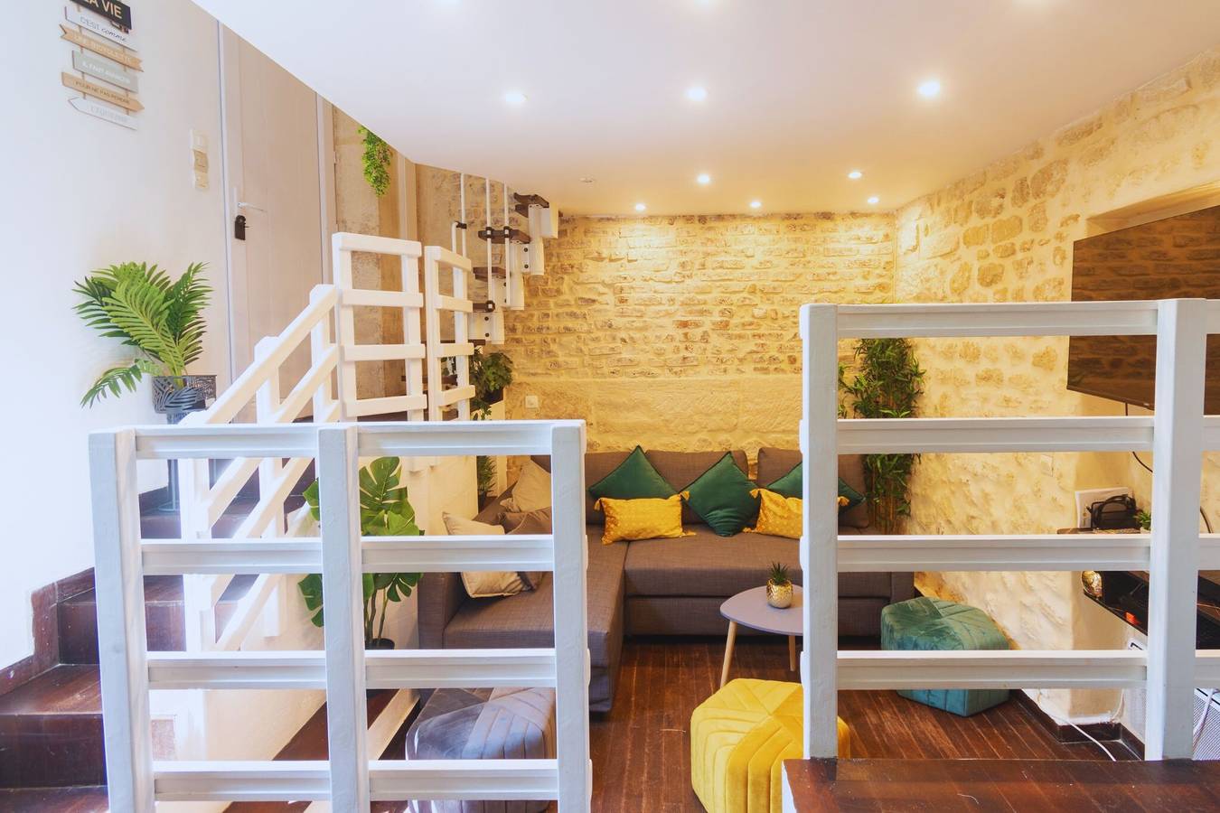 Ganze Wohnung, Ferienwohnung 'Duplex Parisien Charmant Métro13' mit Wlan in 14e Arrondissement, Paris