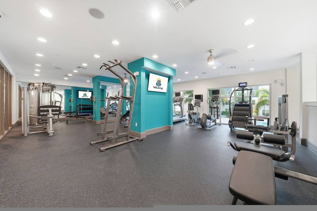 Hel leilighet, Chic 2Br w/ Pool + Pet-Friendly | Unit #14 in South Tampa, Tampa