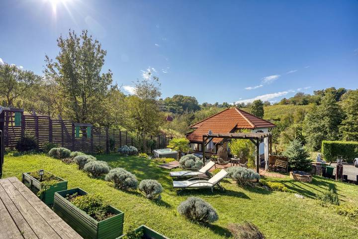 Romantic Haven with Hot Tub in Varazdin