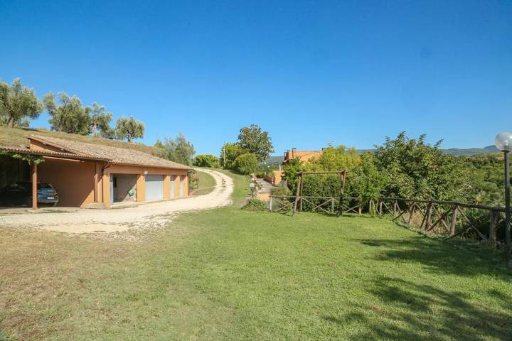 Casa vacanza per 2 persone, con Terrazza e Giardino nonché Piscina e Panorama a Viterbo
