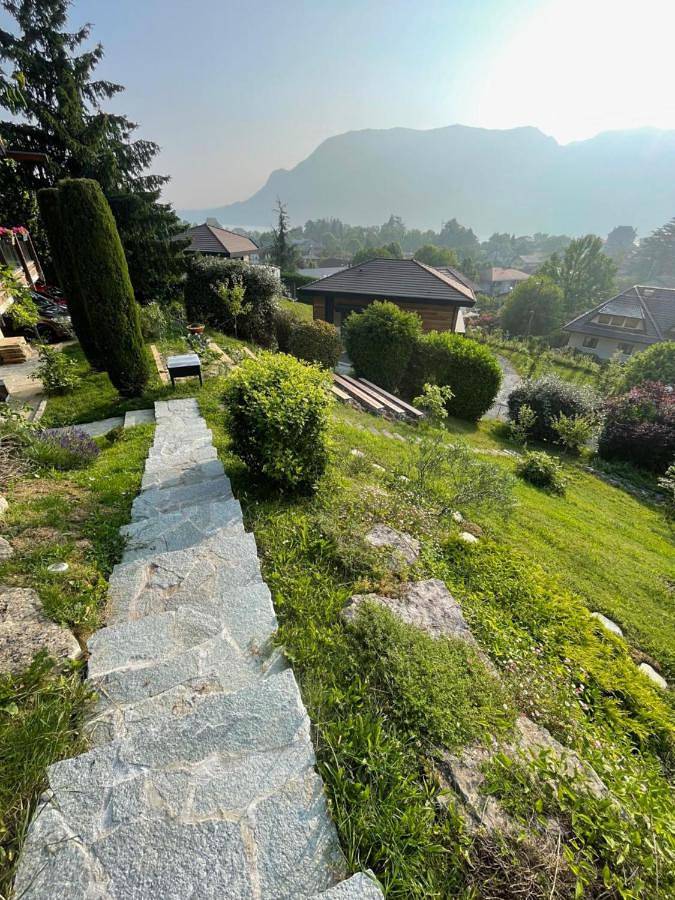 Chambre d’hôte pour 4 personnes, avec piscine et vue ainsi que vue sur le lac et jardin à Sévrier - 3