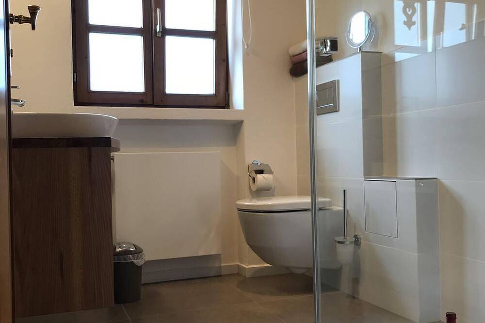 Ganze Wohnung, Landhaus Freisl - Appartement (Nr. 1) in Bad Kohlgrub, Bayerische Alpen