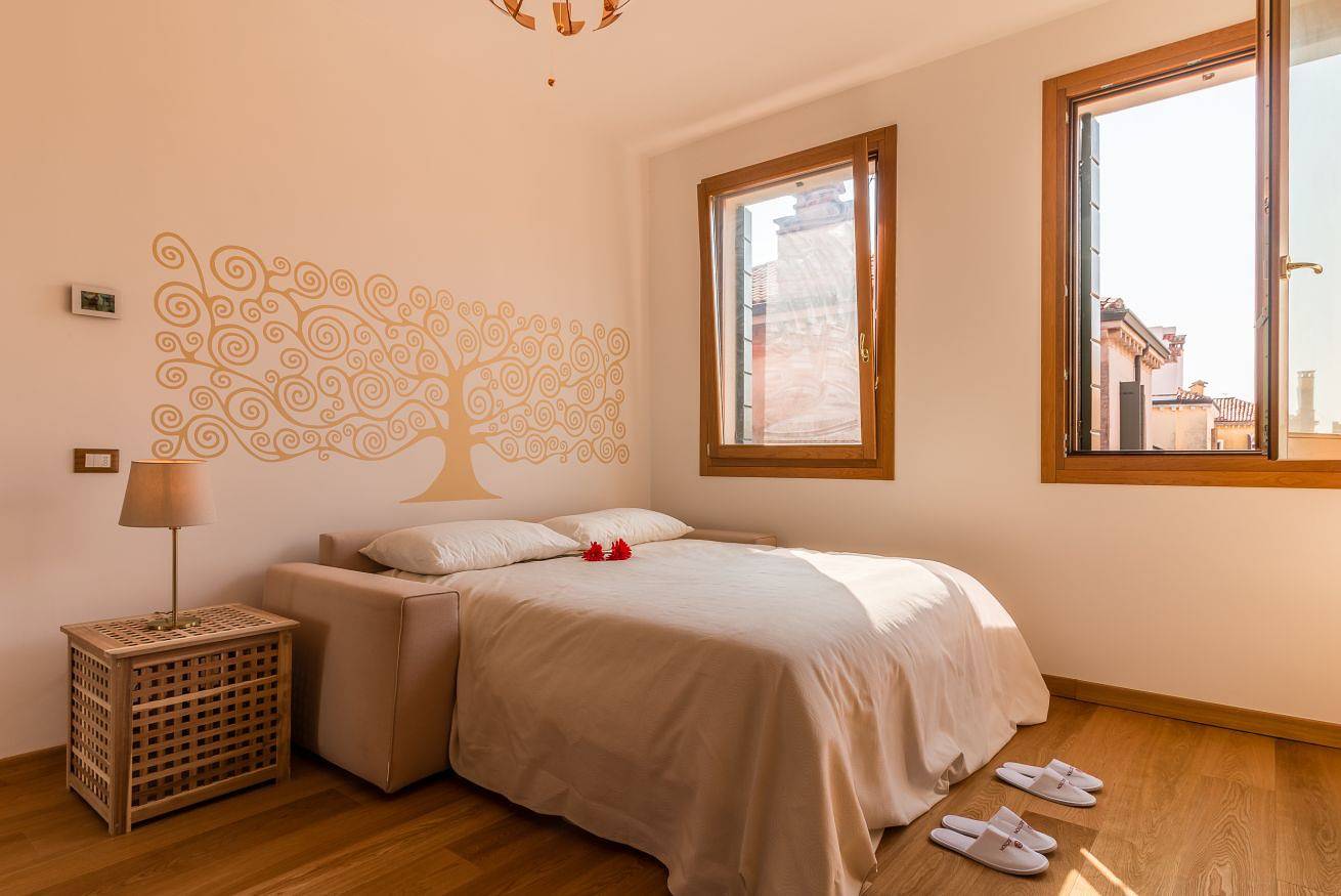 Entire apartment, Sunny Nest Canal View in Venice, Venice Province