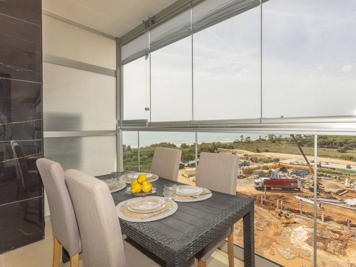 Gîte pour 4 personnes, avec jardin ainsi que terrasse et bassin pour enfant à Cabanes - 3