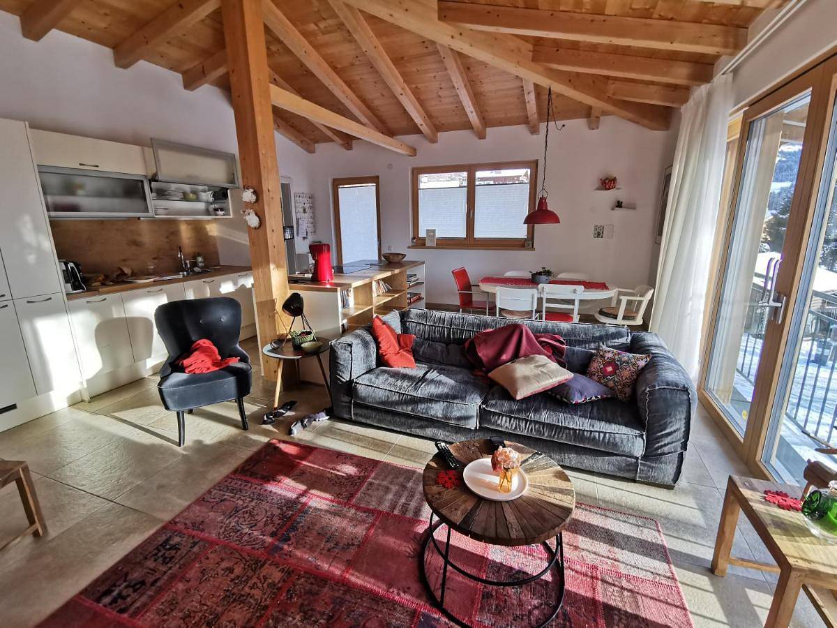 Modernes Chalet mit Terrasse und Parkplatz in den Alpen in Kirchberg in Tirol, Kaisergebirge