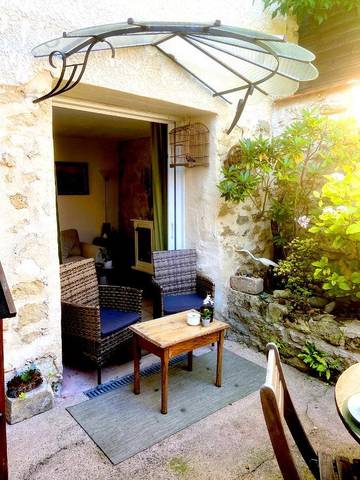 Location de vacances pour 5 personnes, avec terrasse à Chaumontel