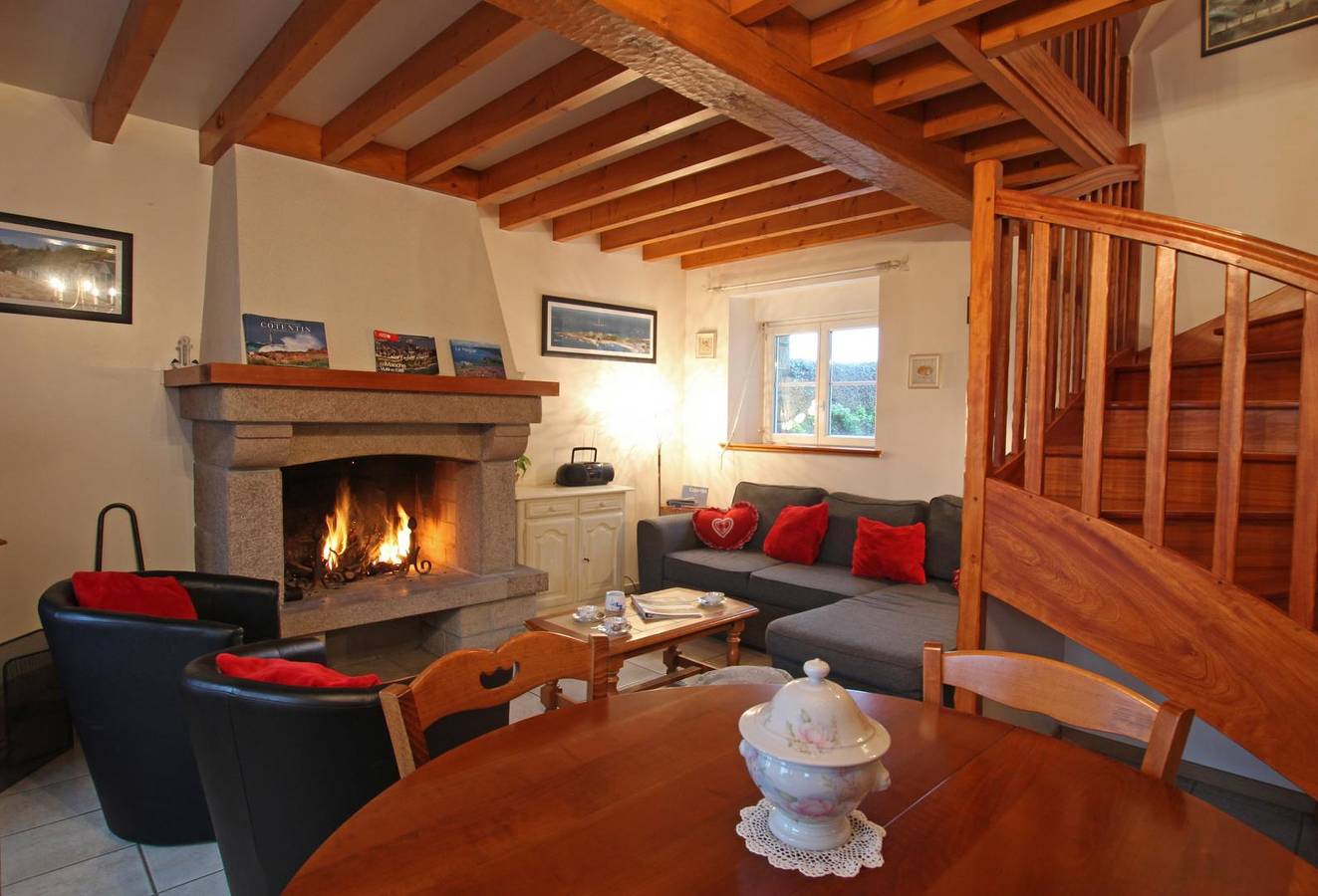 La Petite Maison in Les Moitiers-d'Allonne, Côte de la Déroute