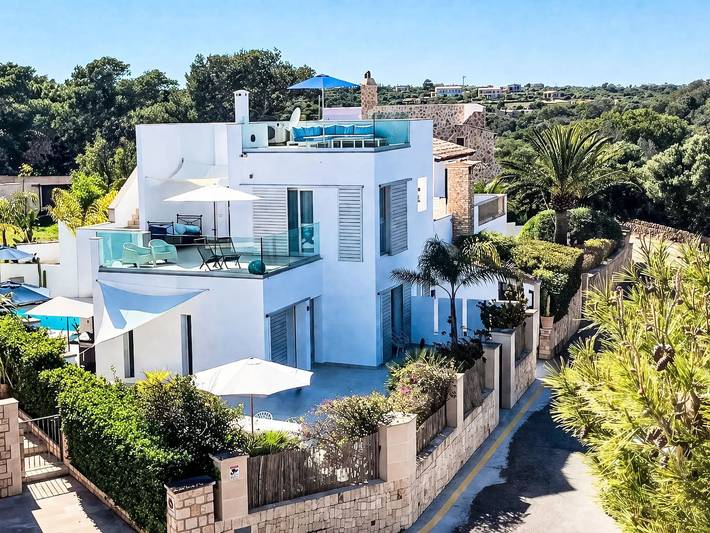 Finca für 4 Personen, mit Balkon und Terrasse sowie Garten und Pool in Cala Llombards