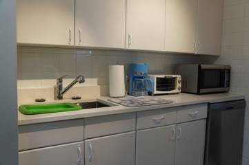 Vacation Rental for 4 Guests in Calgary, Canadian Rocky Mountains, Picture 4