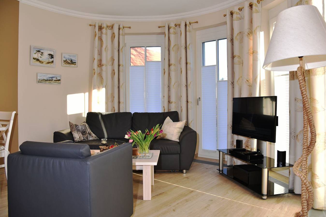 Ganze Wohnung, Komfortable Ferienwohnung in Zingst in erster Reihe am Strand mit Terrasse in Ostseebad Zingst, Zingst