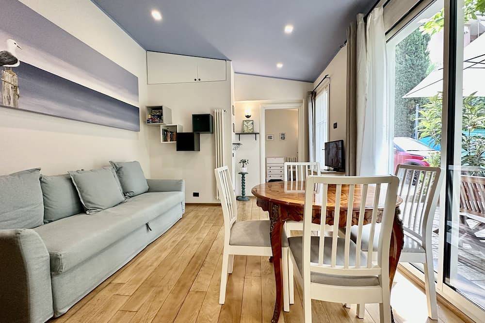 Appartamento intero, Villa del 700 I Giardino I 4 ospiti I Mare 5 min I Parcheggio privato in Vallecrosia, Riviera di Ponente