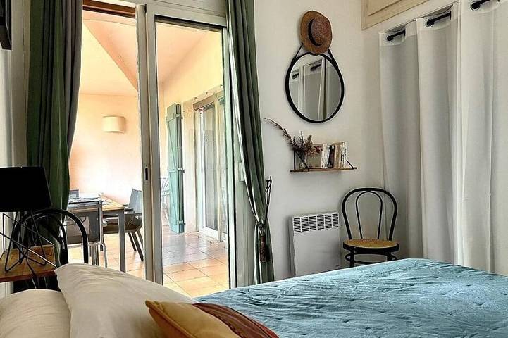 Location de vacances pour 6 personnes, avec terrasse dans Plage de la Palombaggia - 2