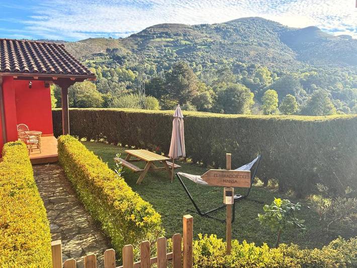 Casa rural para 4 personas, con vistas y jardín en Rionansa