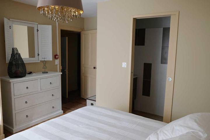 Location de vacances pour 6 personnes, avec jardin à Celle-Lévescault