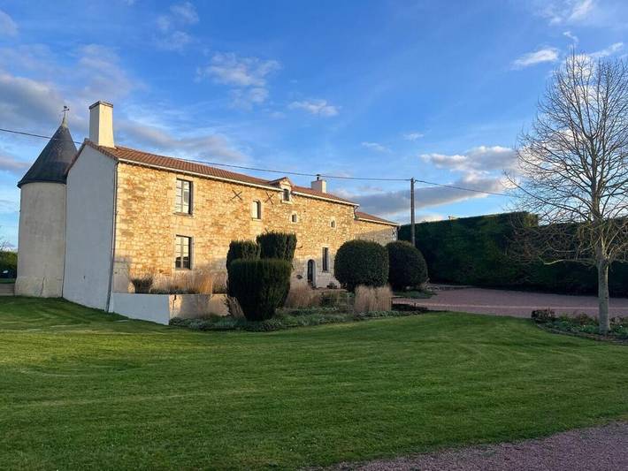 Location de vacances pour 2 personnes, avec piscine ainsi que vue et jardin à Concourson-sur-Layon - 3