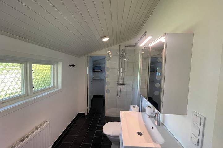 Charmigt Villa bredvid sjön Örlen in Tibro, Västergötland