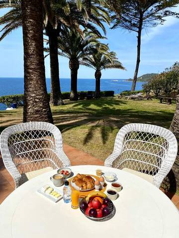 Maison d’hôte pour 2 personnes, avec vue ainsi que terrasse et jardin à Calcatoggio