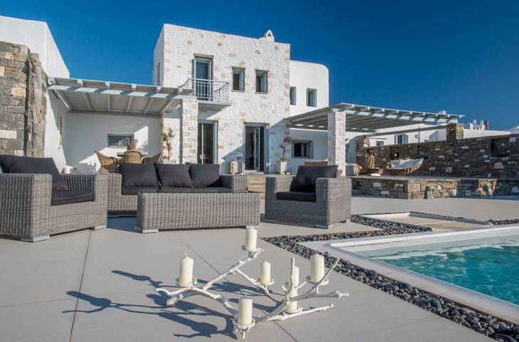 Casa vacanza per 15 persone, con giardino e vista oceano nonché piscina in Paros