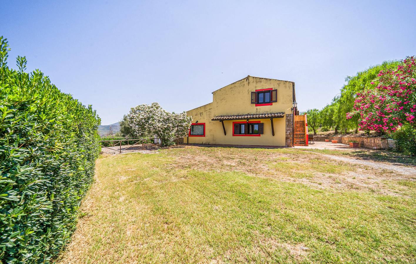 Ganze Ferienwohnung, Apartment mit Meerblick, Parkplatz, Pool und Küche - 1000m vom Ristorante dell'Agriturismo Le Campanelle in Collesano, Palermo Provinz