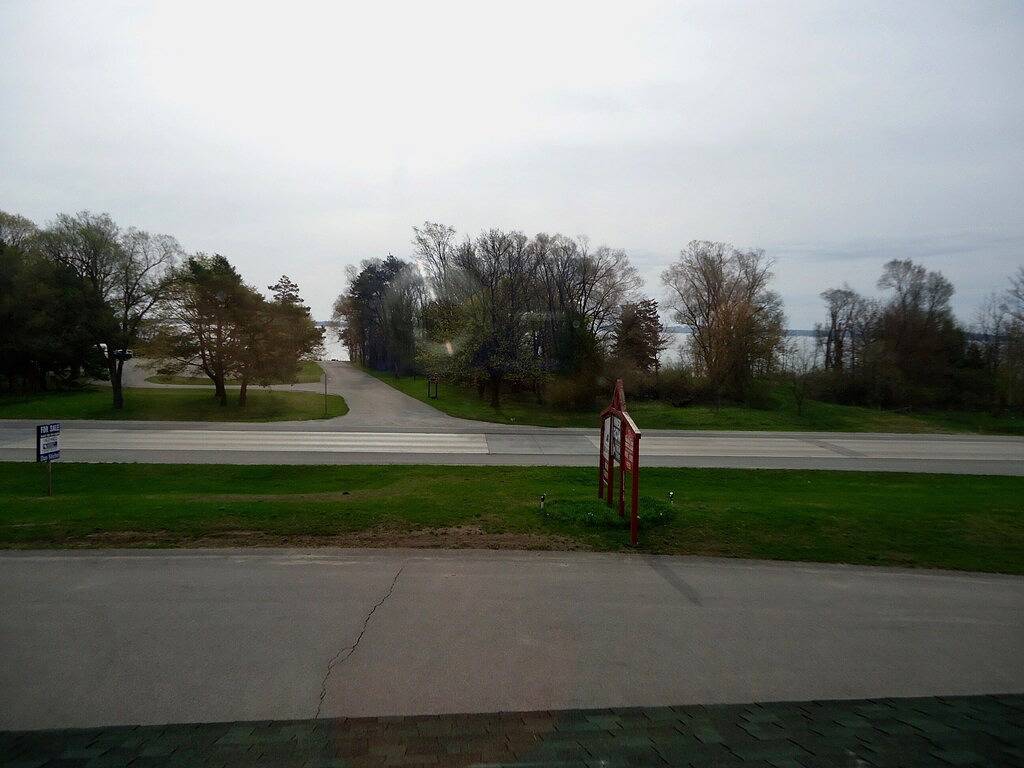 Ganze Wohnung, Bleiben Sie im Herzen der Weinprobenregion von Leelanau. Ansichten zu Traverse Bay in Leelanau County