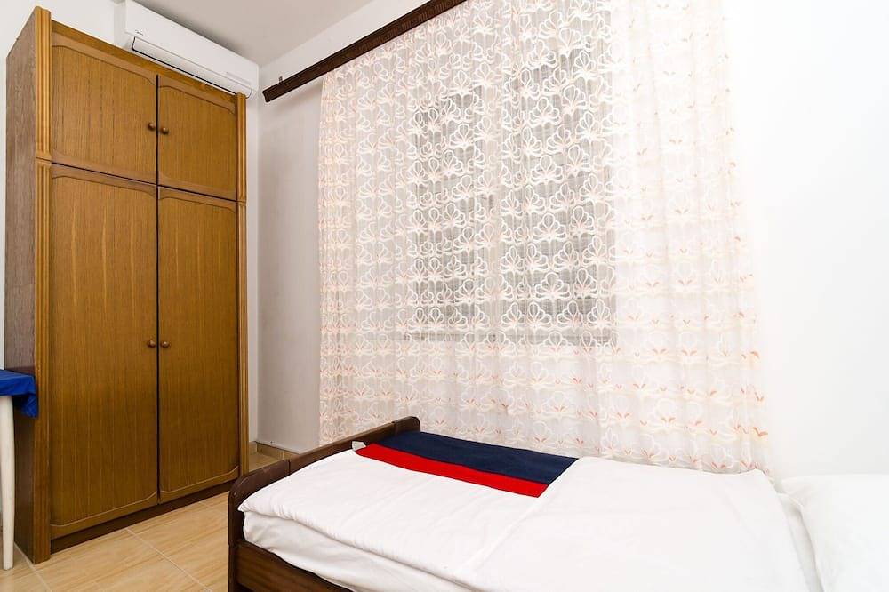 Ganze Wohnung, Guest House Kiko - Budget Twin Room -  No.1 in Pomena, Mljet
