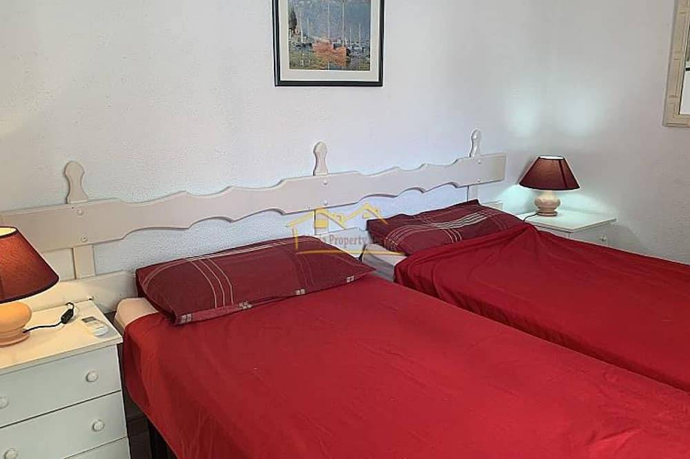 Entire apartment, Cool and cosy apartment - fantastic location in Nerja Centre, Nerja